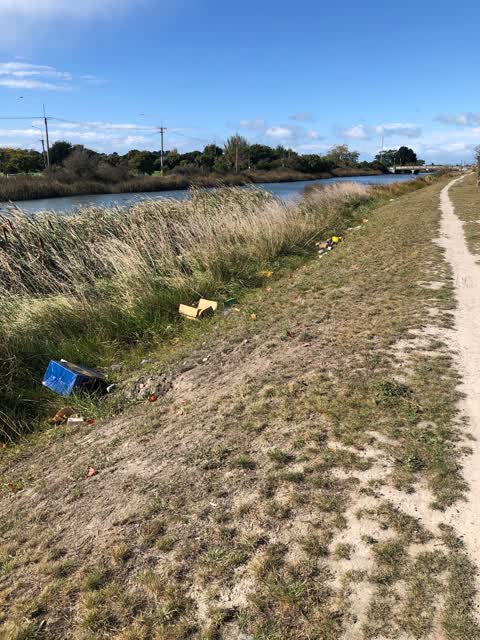 Rubbish/Recycling, a report photo