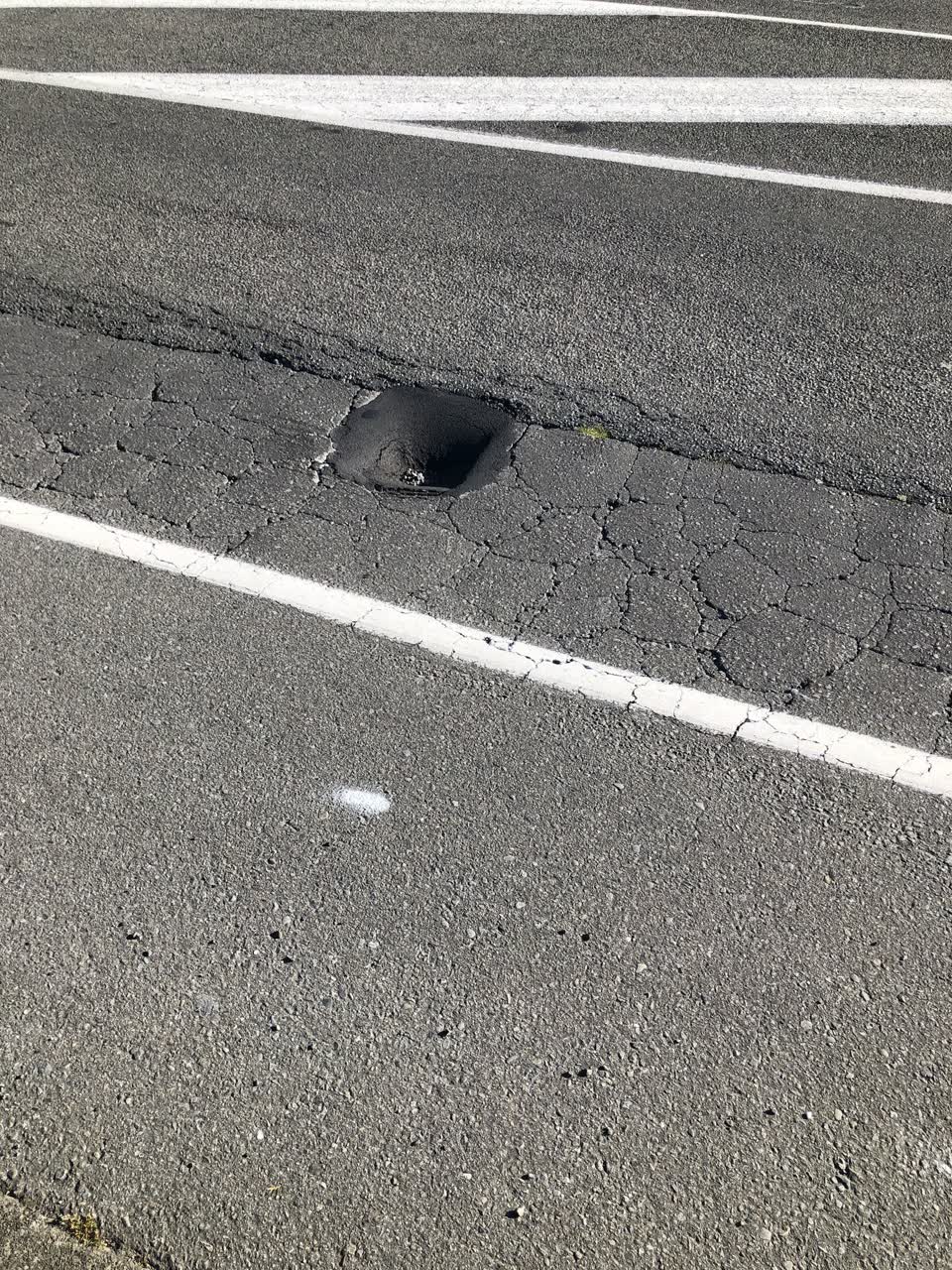 The photograph attached to this roading/streets report