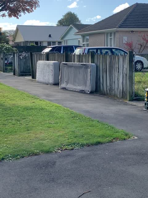 Rubbish/Recycling, a report photo