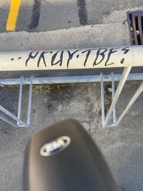Graffiti, a report photo