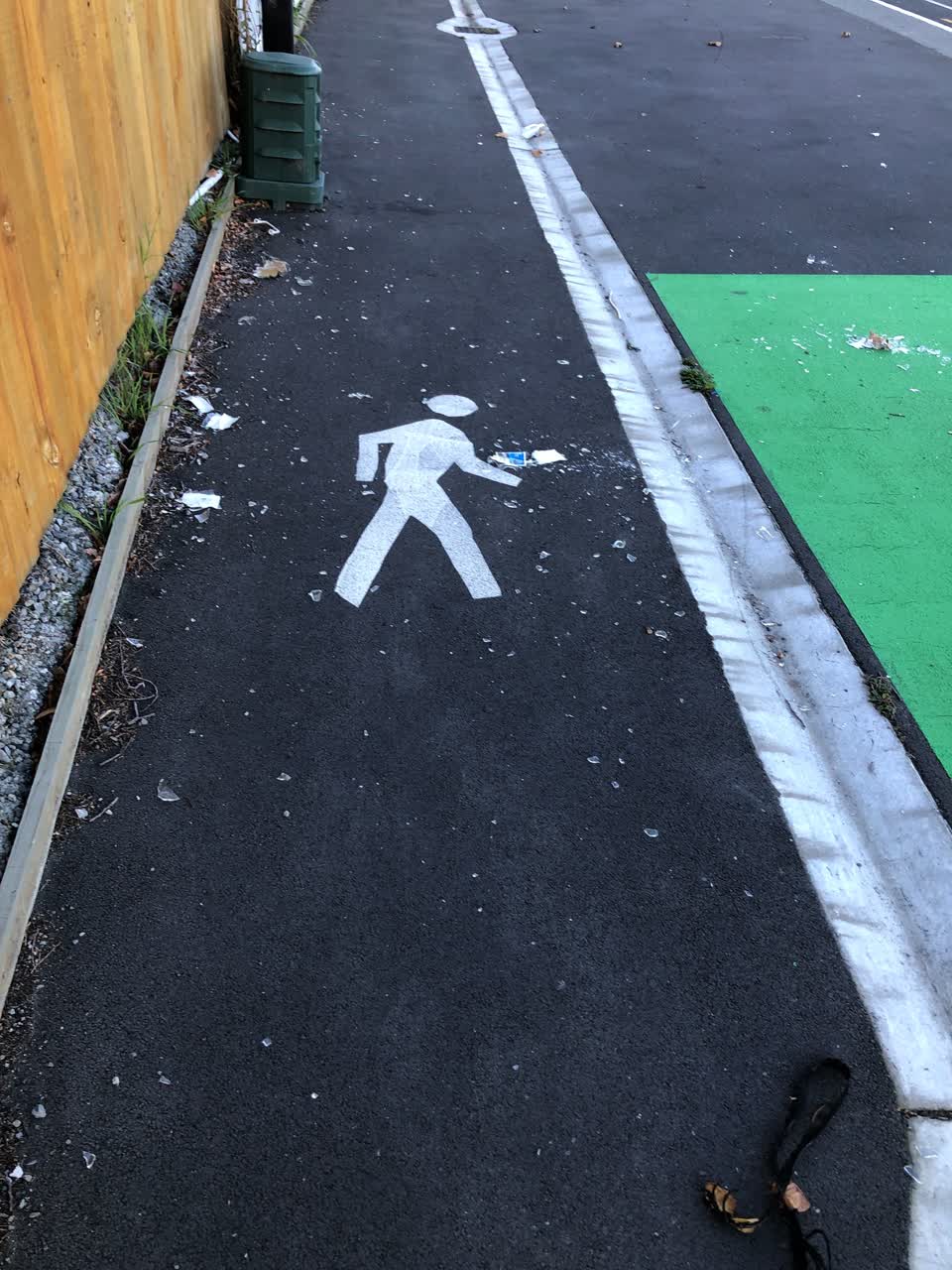The photograph attached to this roading/streets report