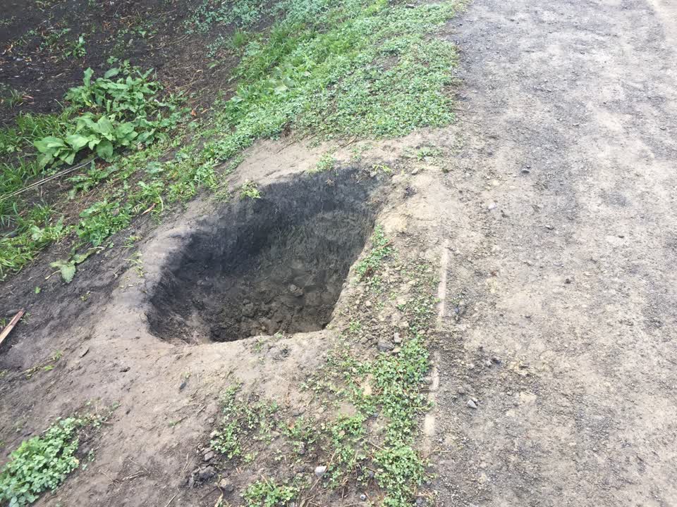 The photograph attached to this roading/streets report