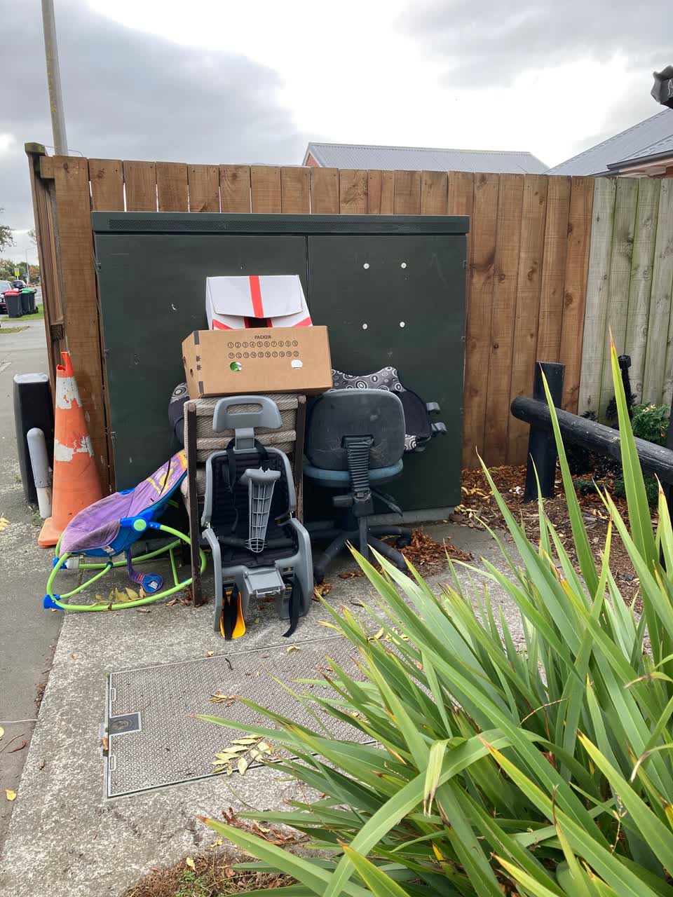 The photograph attached to this rubbish/recycling report