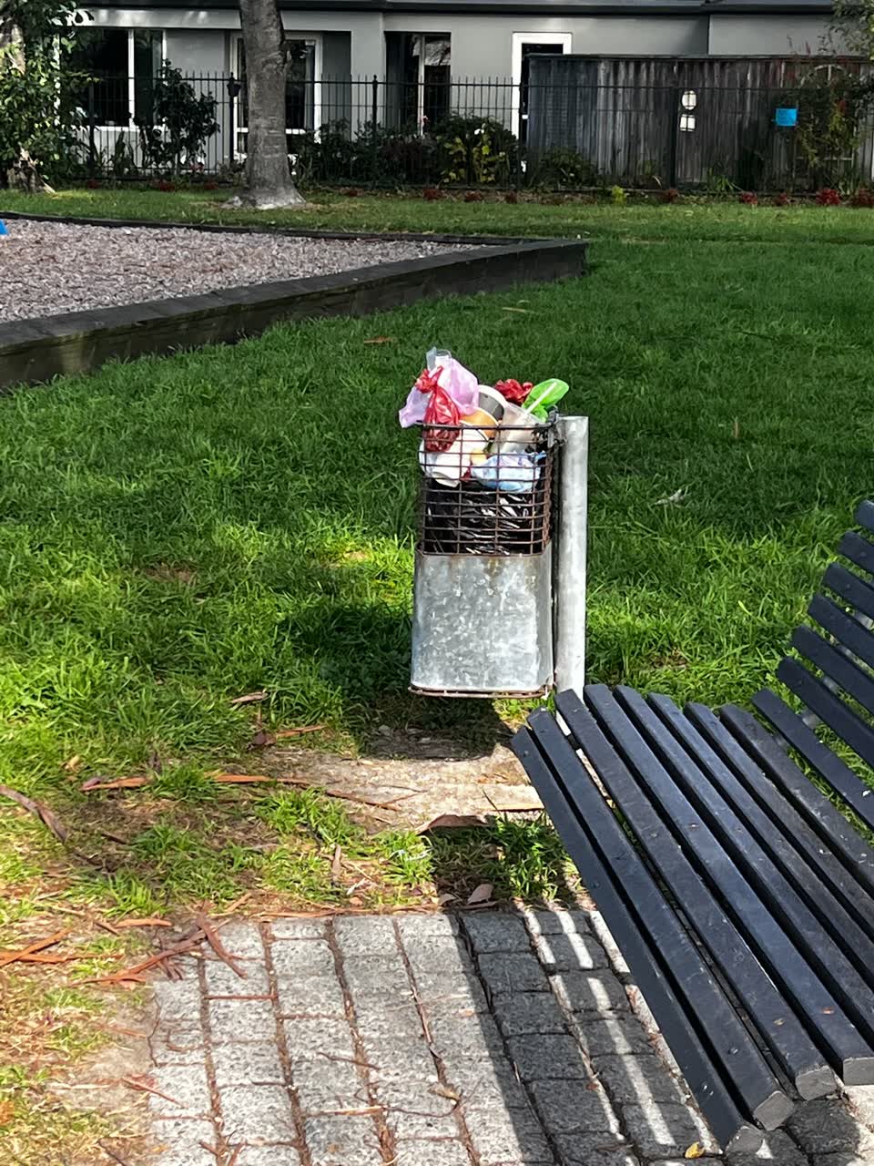 The photograph attached to this rubbish/recycling report