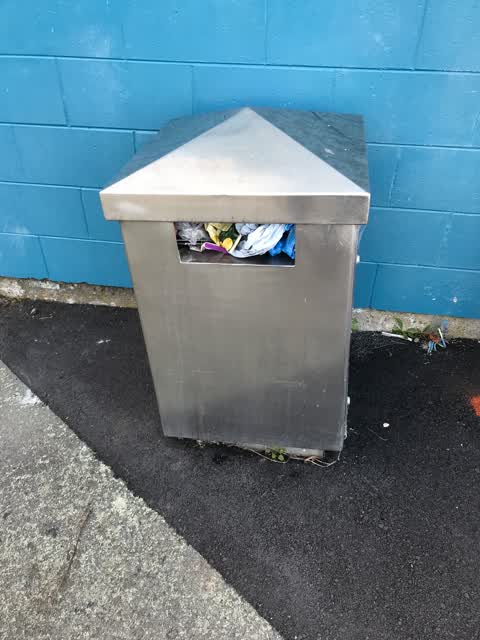 Rubbish/Recycling, a report photo