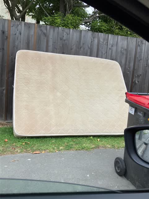 Rubbish/Recycling, a report photo