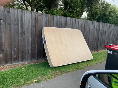 Rubbish/Recycling, a report photo