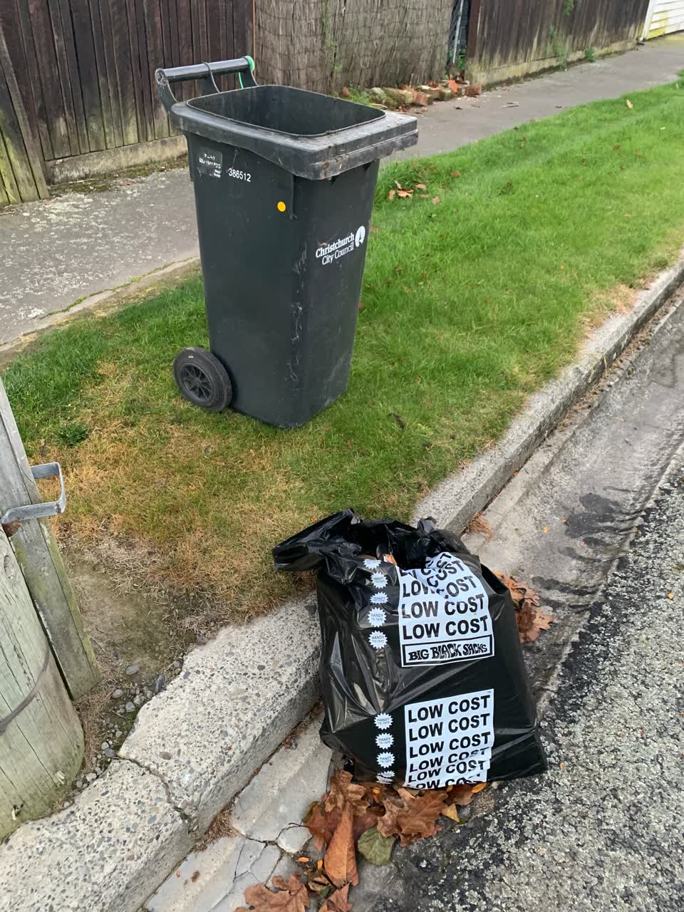The photograph attached to this rubbish/recycling report