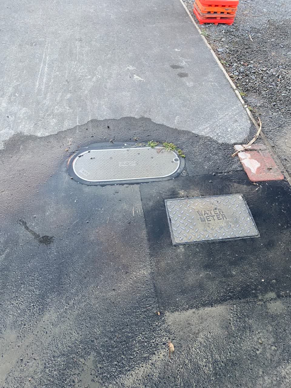 The photograph attached to this roading/streets report