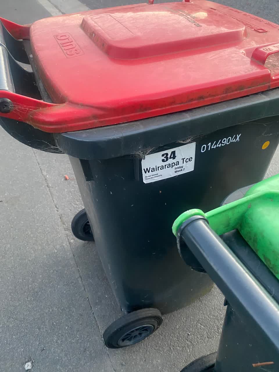 The photograph attached to this rubbish/recycling report