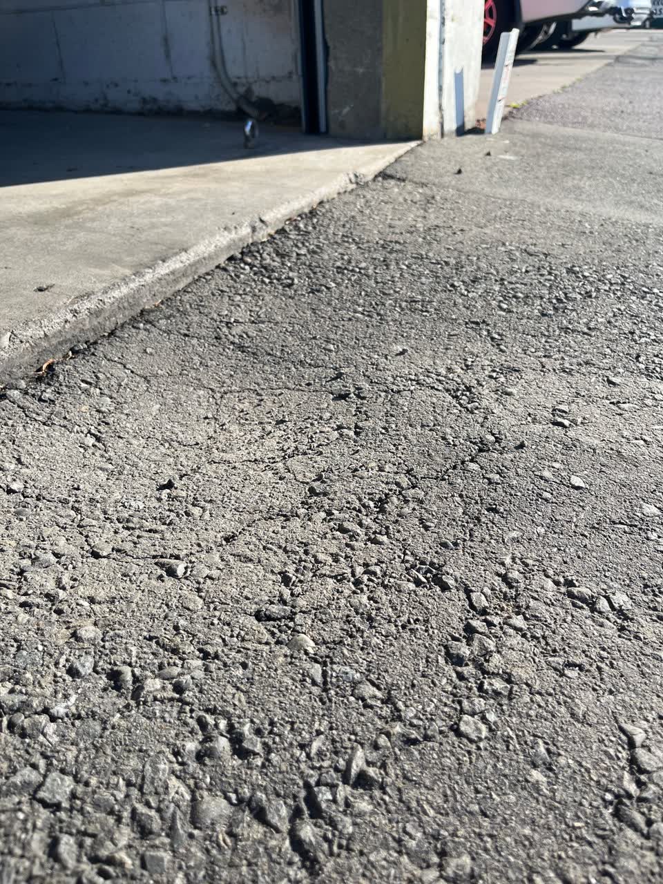 The photograph attached to this roading/streets report