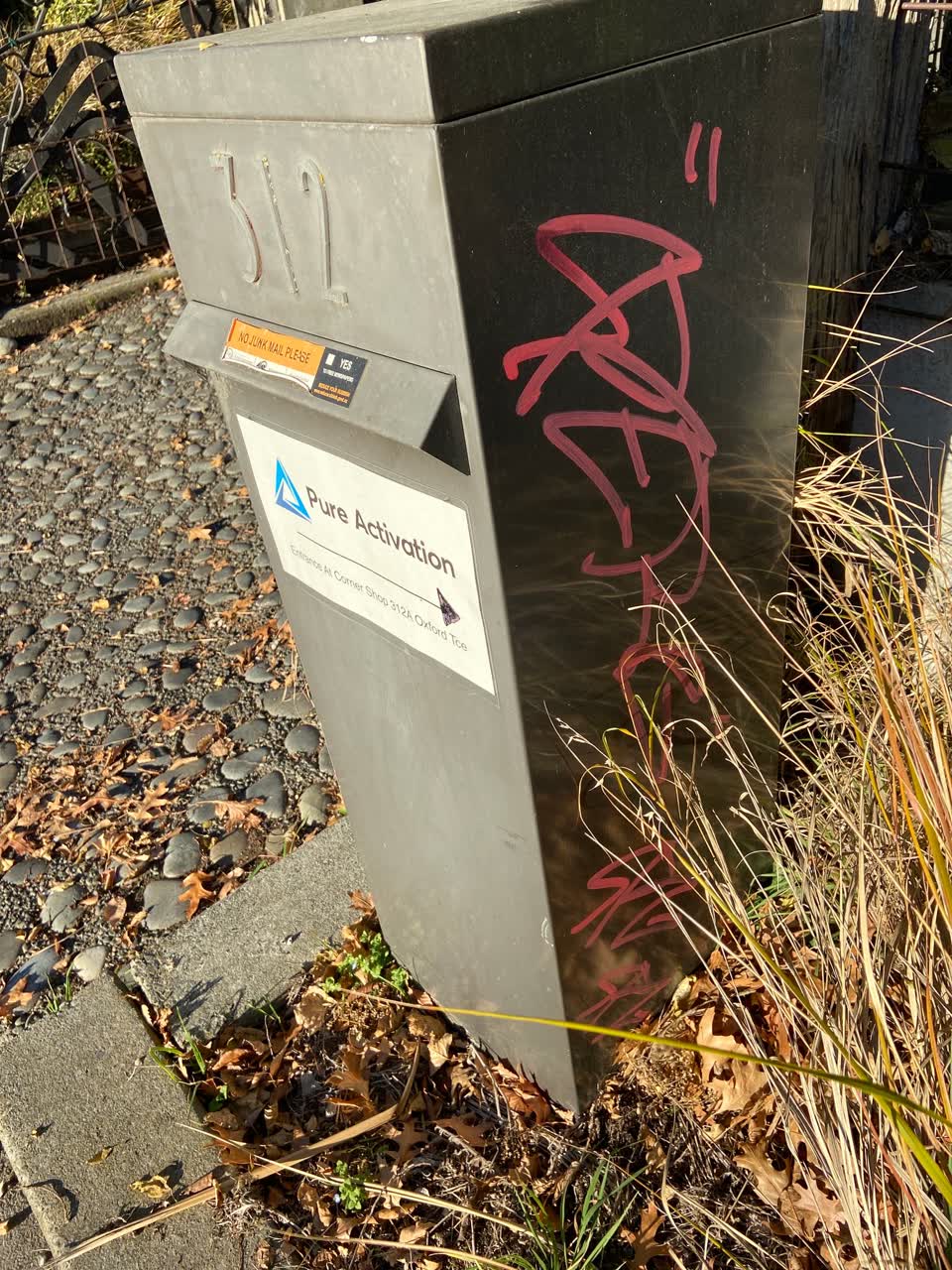 The photograph attached to this graffiti report