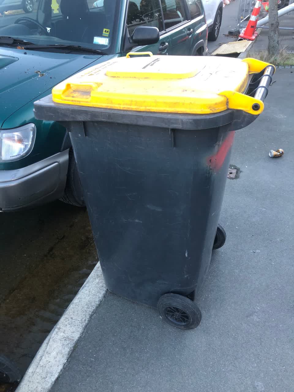 The photograph attached to this rubbish/recycling report