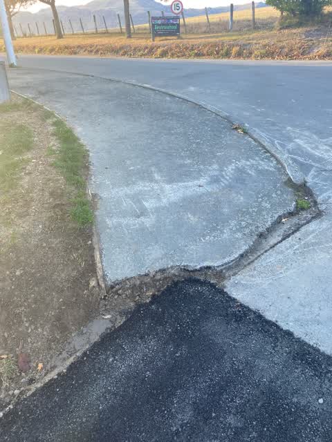 Roading/Streets, a report photo