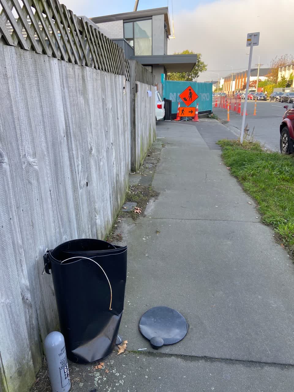 The photograph attached to this rubbish/recycling report