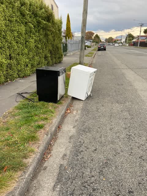 Rubbish/Recycling, a report photo