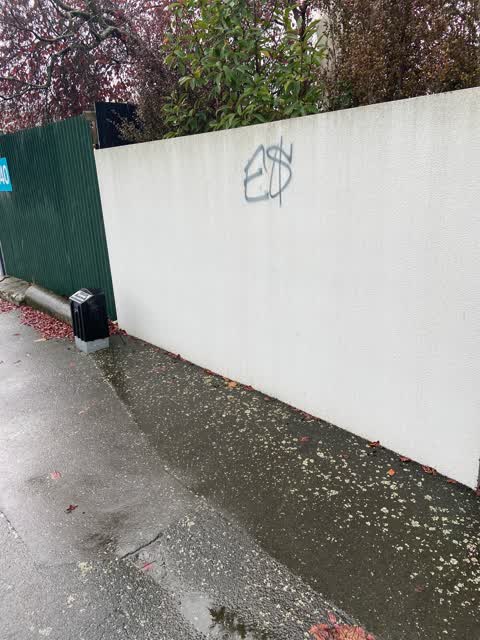 Graffiti, a report photo