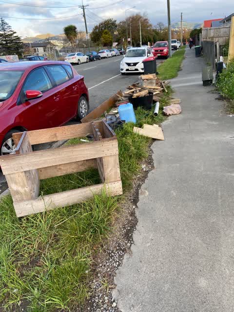 Rubbish/Recycling, a report photo