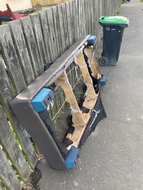 Rubbish/Recycling, a report photo