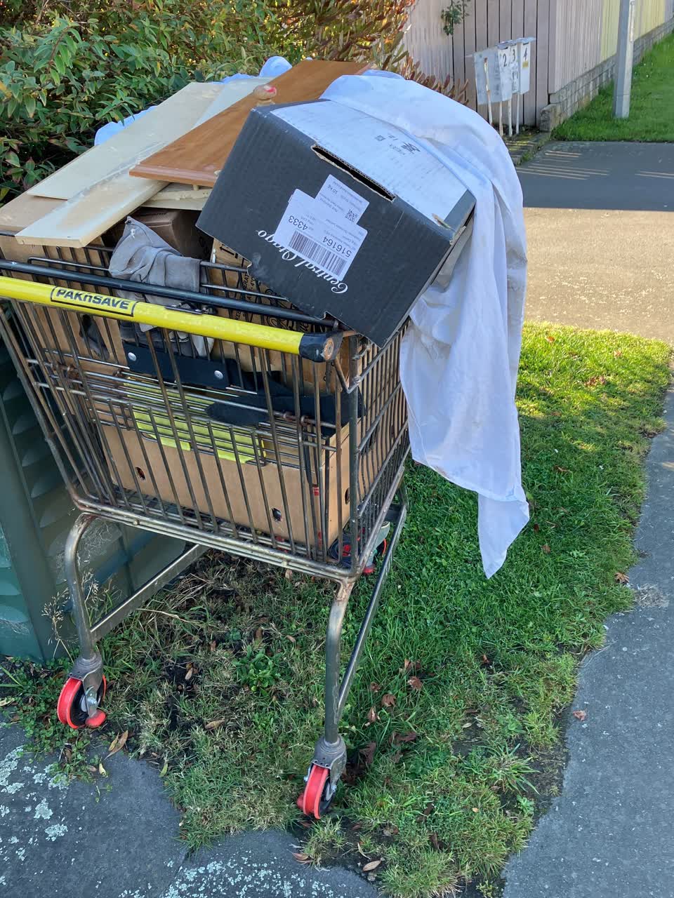 The photograph attached to this rubbish/recycling report