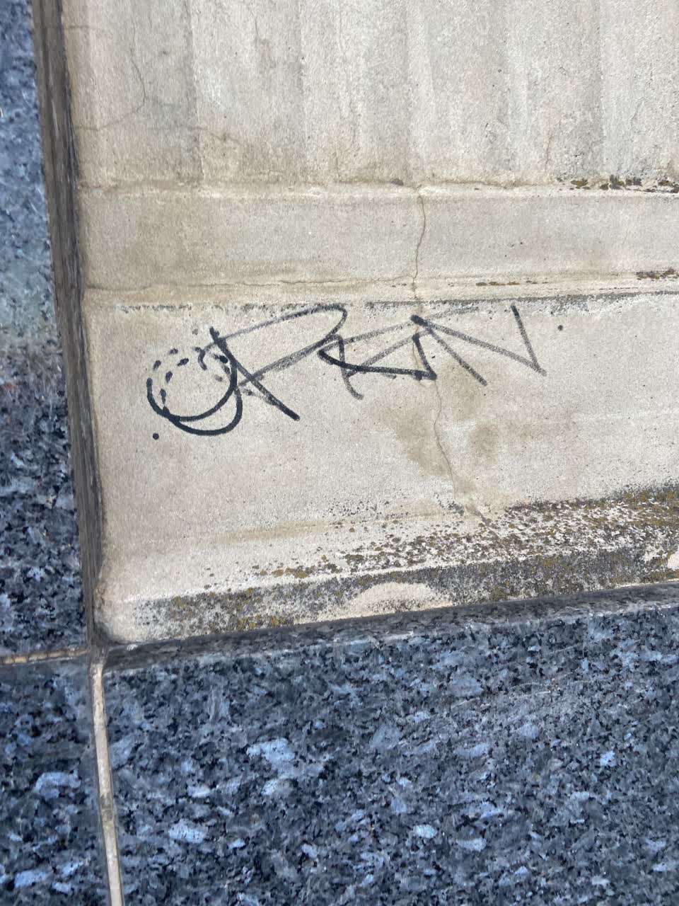 The photograph attached to this graffiti report