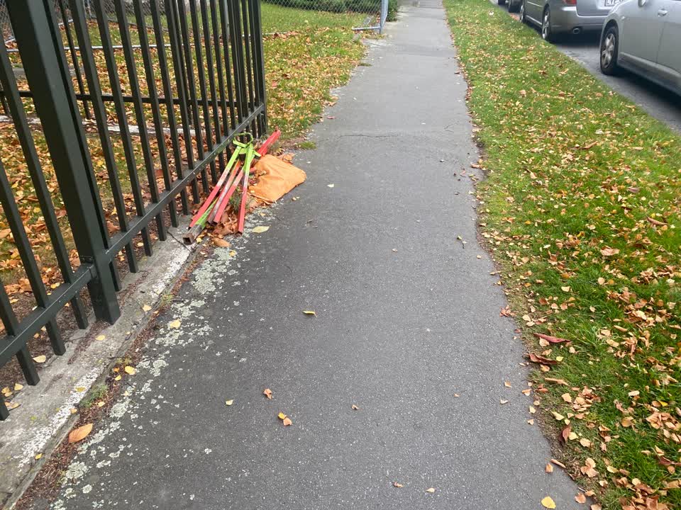 The photograph attached to this roading/streets report