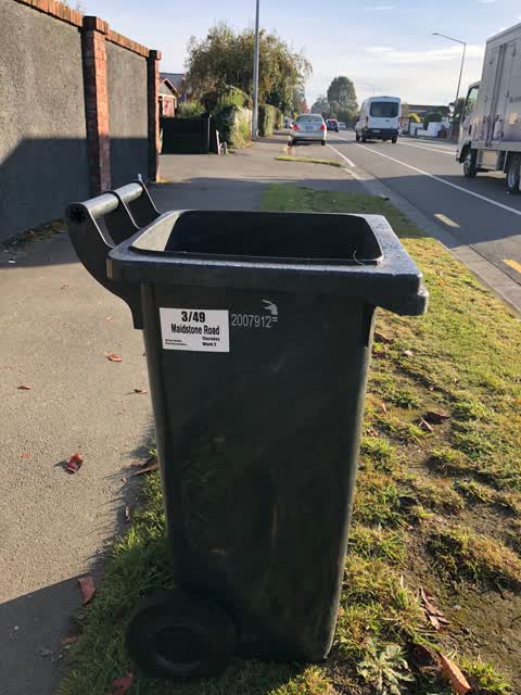 Rubbish/Recycling, a report photo