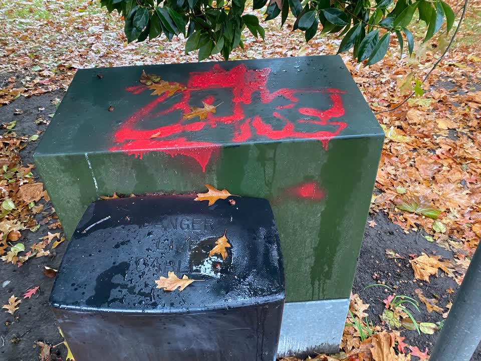 The photograph attached to this graffiti report