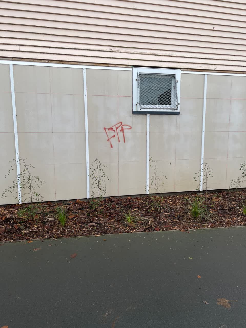 The photograph attached to this graffiti report