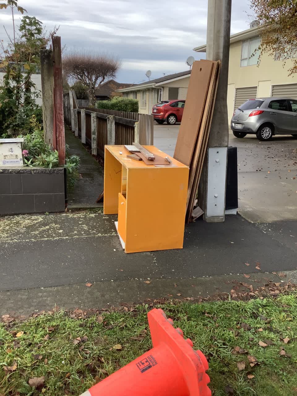 The photograph attached to this rubbish/recycling report