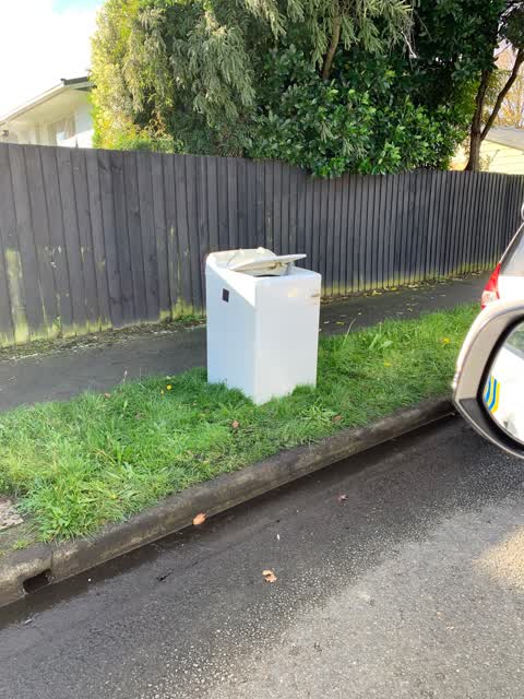 Rubbish/Recycling, a report photo