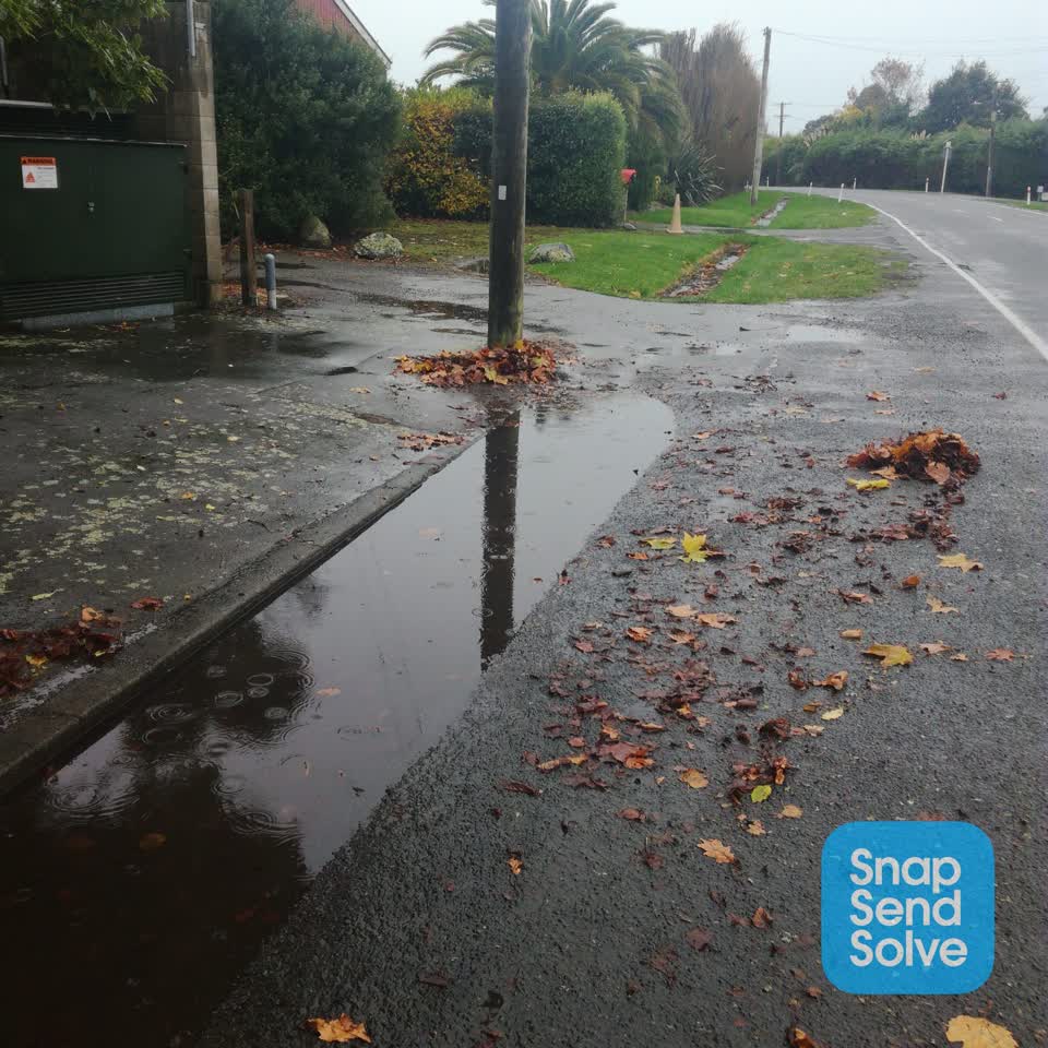 The photograph attached to this roading/streets report