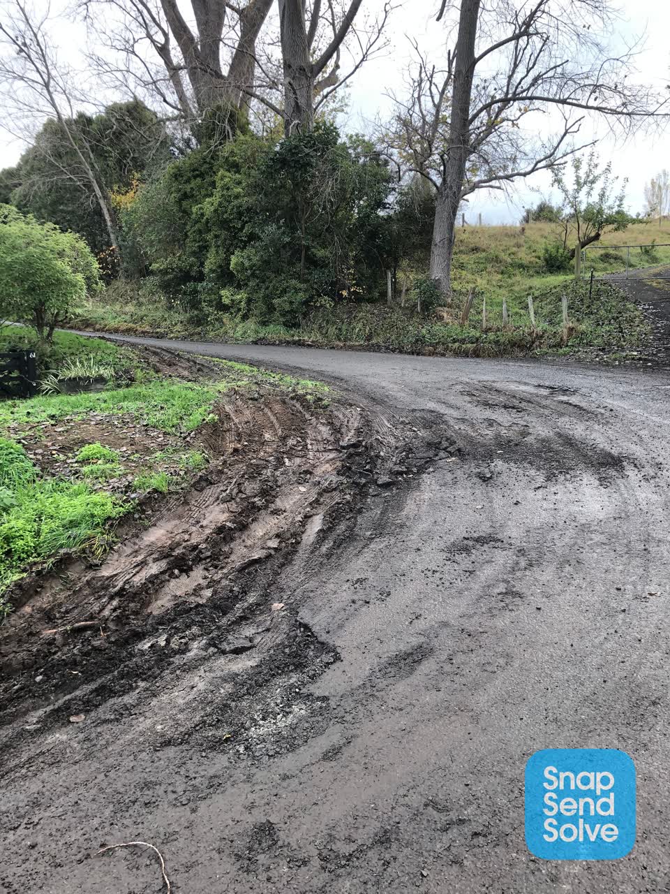 The photograph attached to this roading/streets report