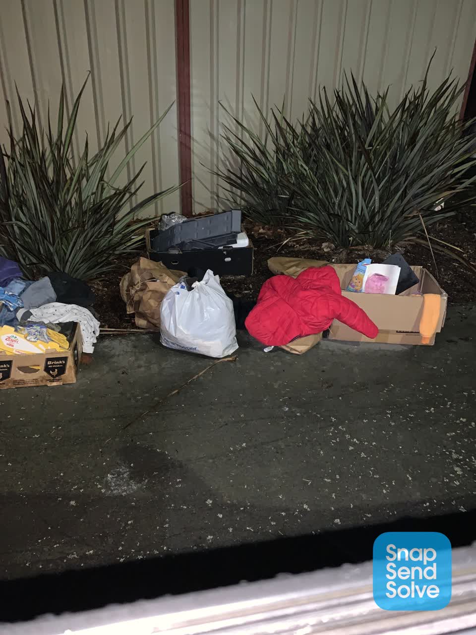 The photograph attached to this rubbish/recycling report