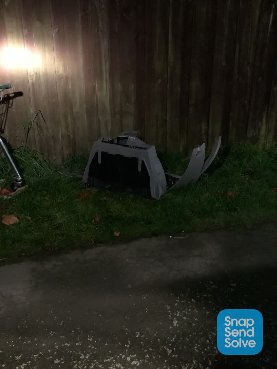 The photograph attached to this rubbish/recycling report