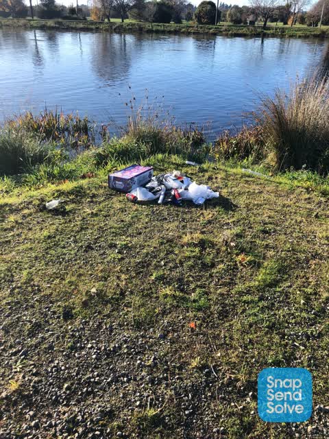 Rubbish/Recycling, a report photo