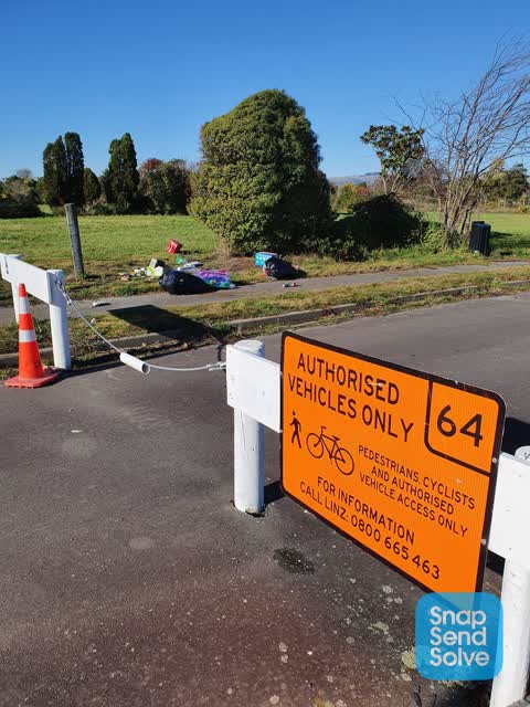 Rubbish/Recycling, a report photo