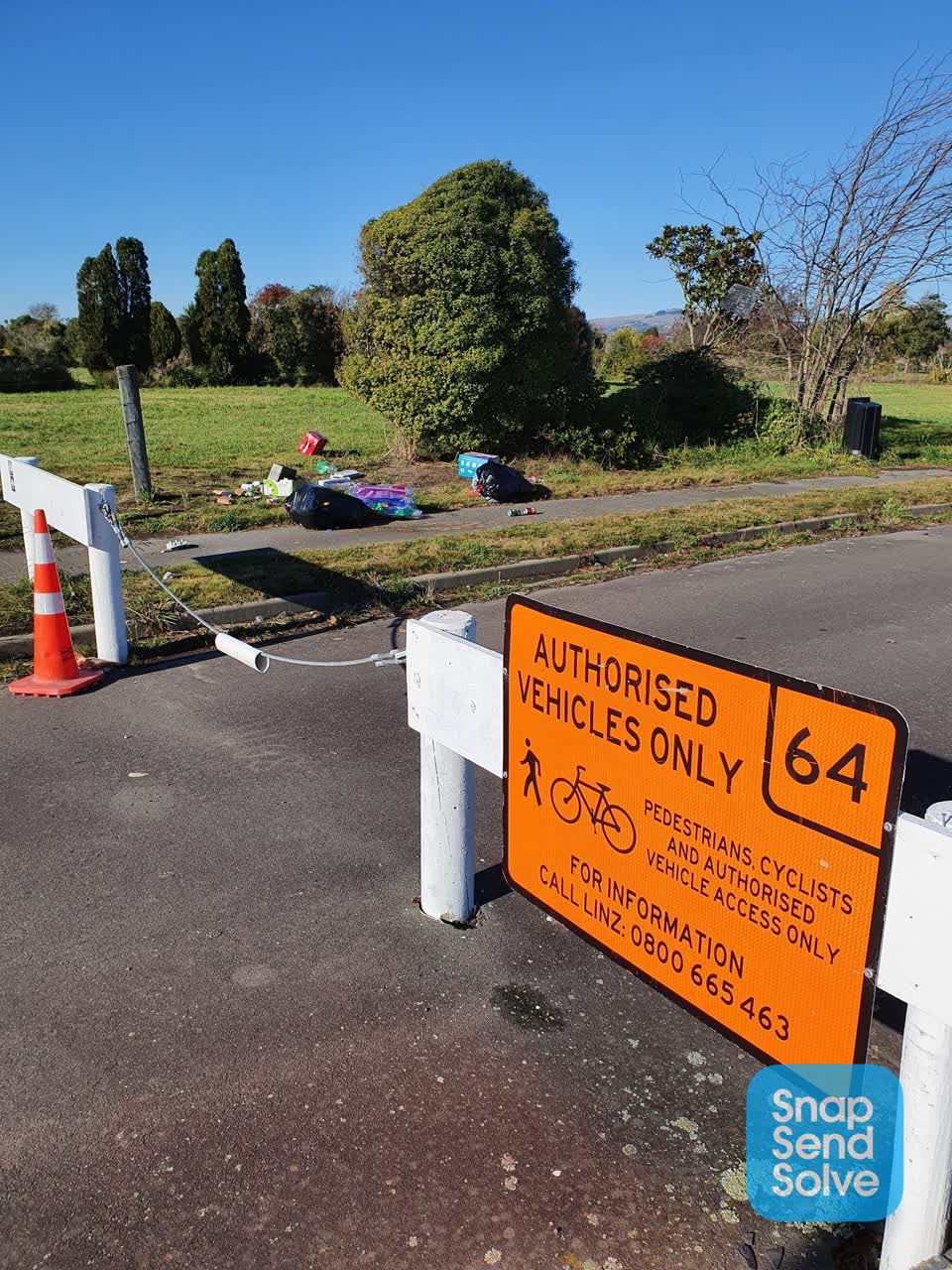 The photograph attached to this rubbish/recycling report