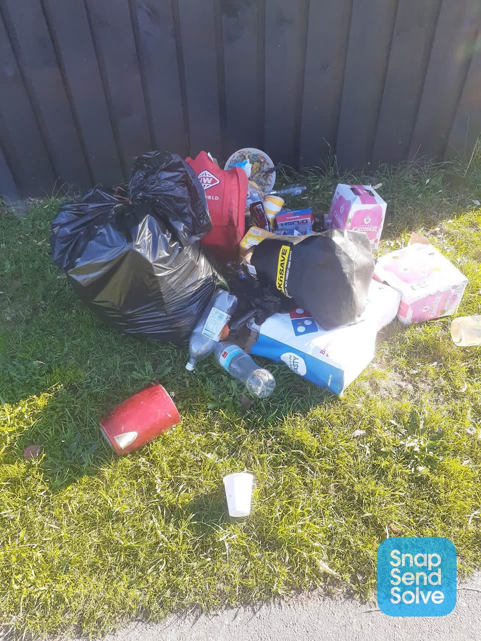 The photograph attached to this rubbish/recycling report