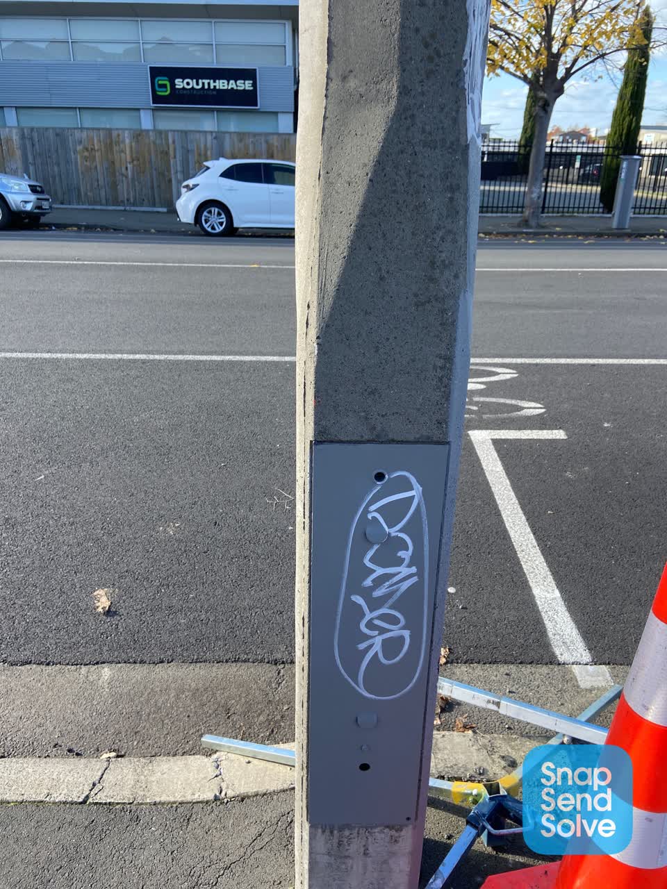 The photograph attached to this graffiti report