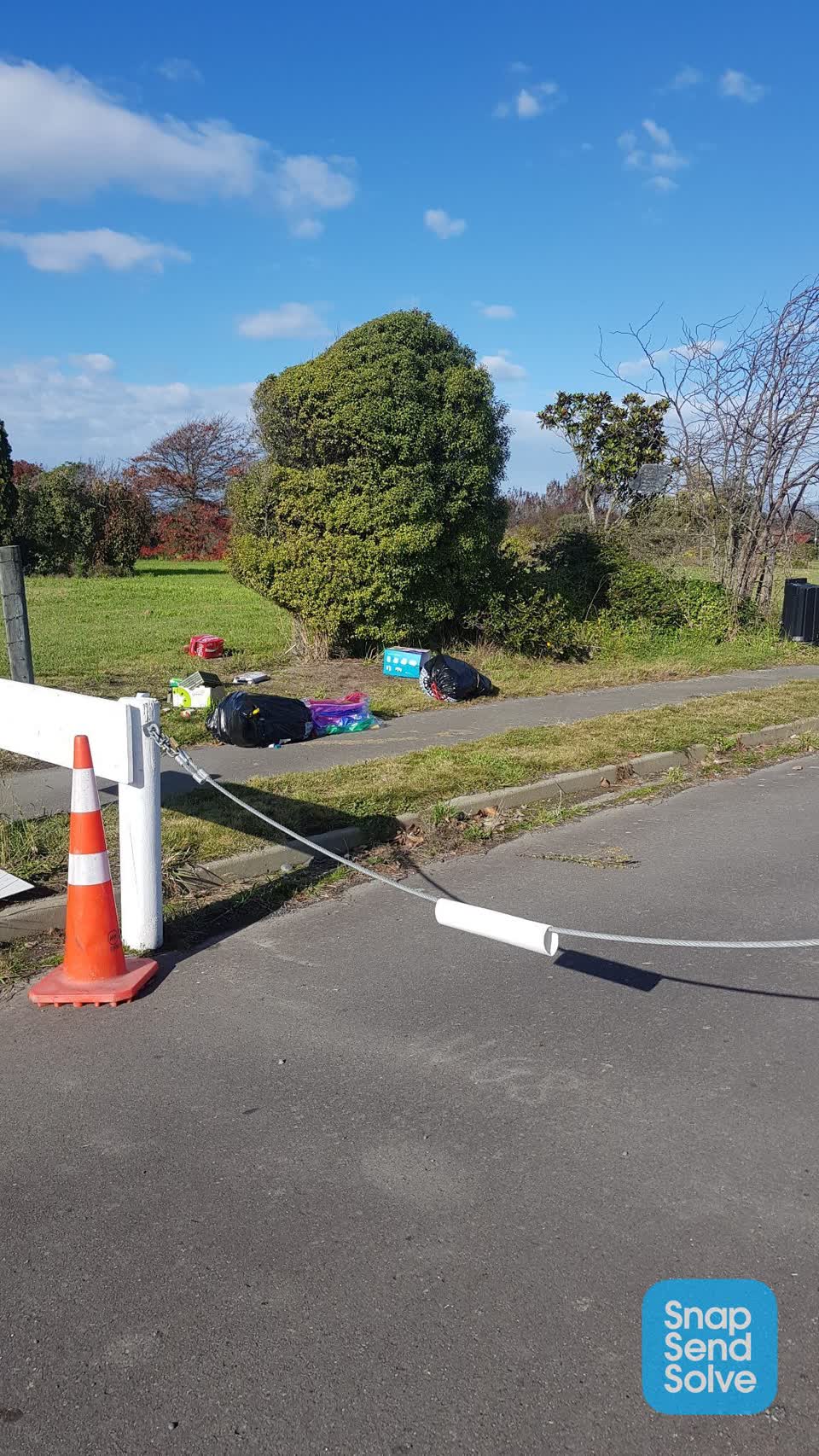 The photograph attached to this rubbish/recycling report