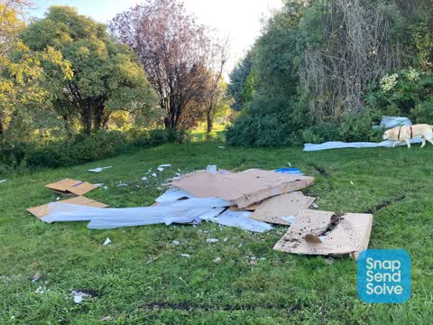 Rubbish/Recycling, a report photo