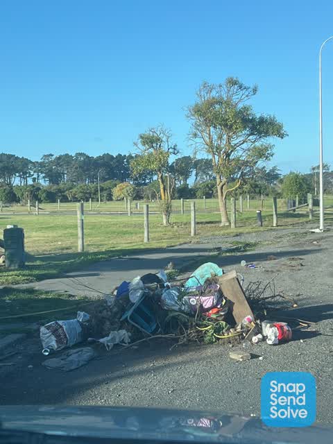 Rubbish/Recycling, a report photo