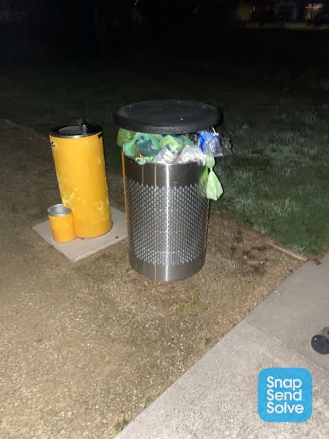 Rubbish/Recycling, a report photo