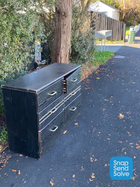 Rubbish/Recycling, a report photo