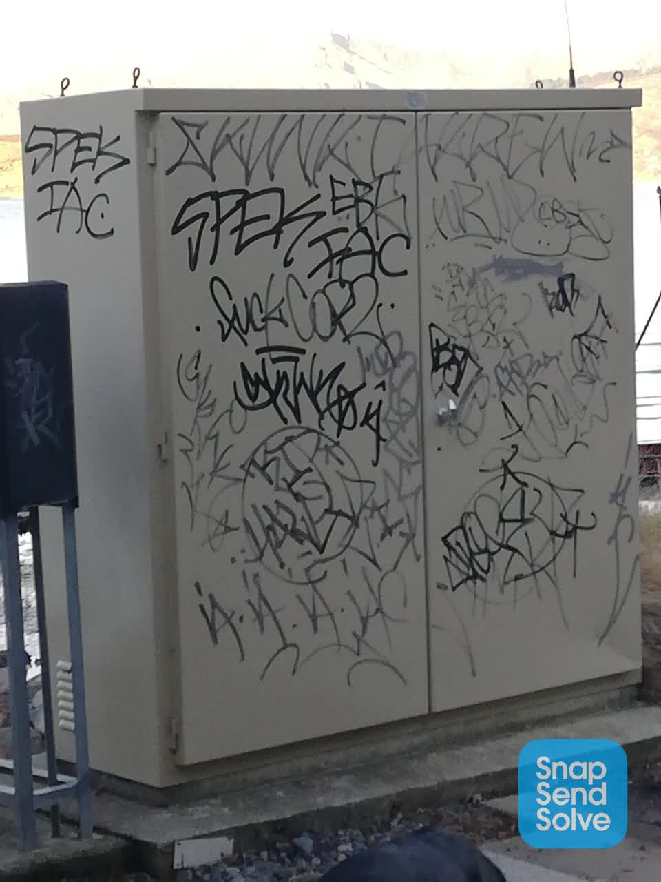 The photograph attached to this graffiti report
