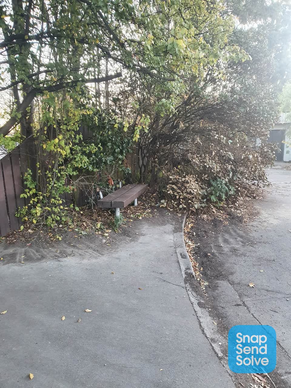 The photograph attached to this roading/streets report