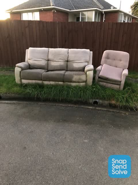 Rubbish/Recycling, a report photo