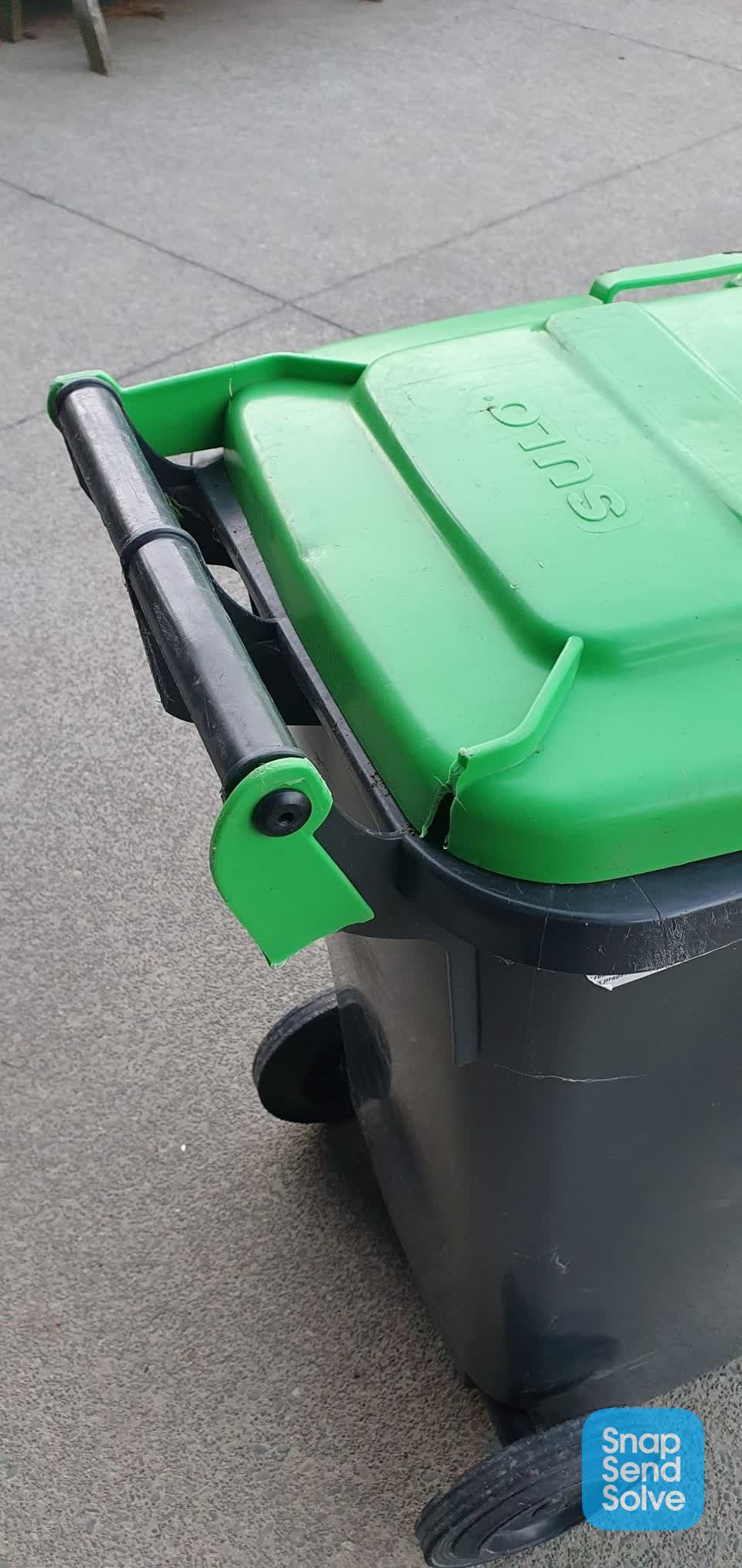 The photograph attached to this rubbish/recycling report