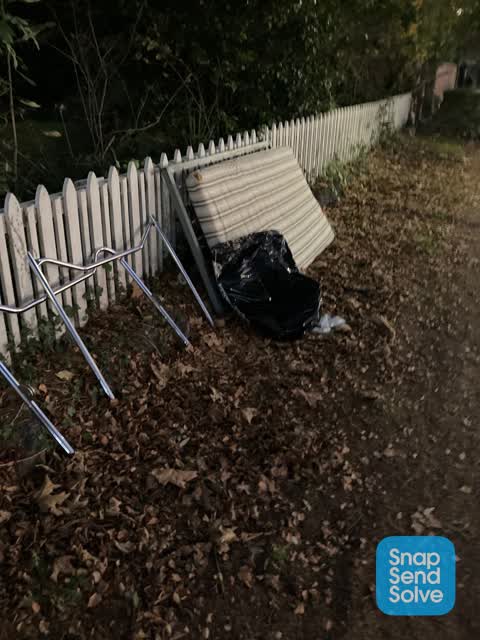 Rubbish/Recycling, a report photo